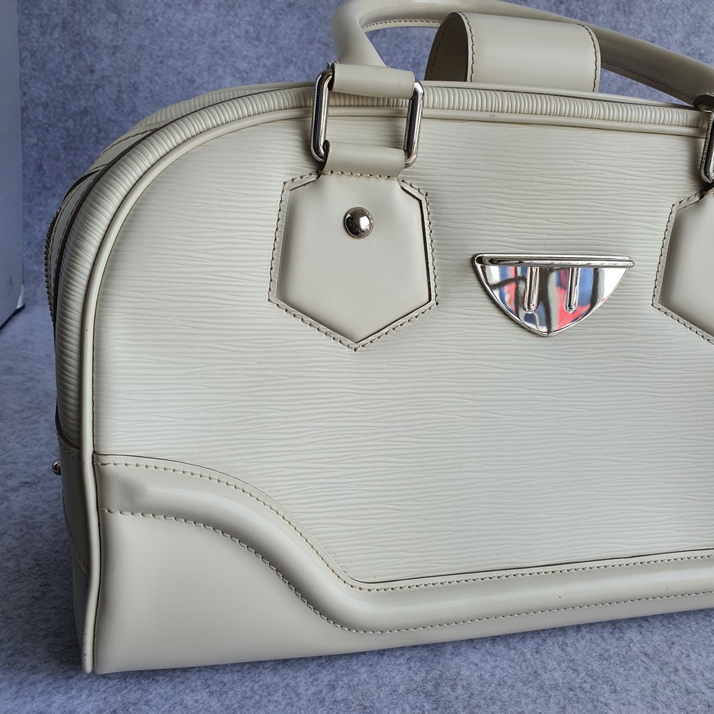 Louis Vuitton White Epi Bowling Montaigne GM Cream Leather ref.165618 -  Joli Closet