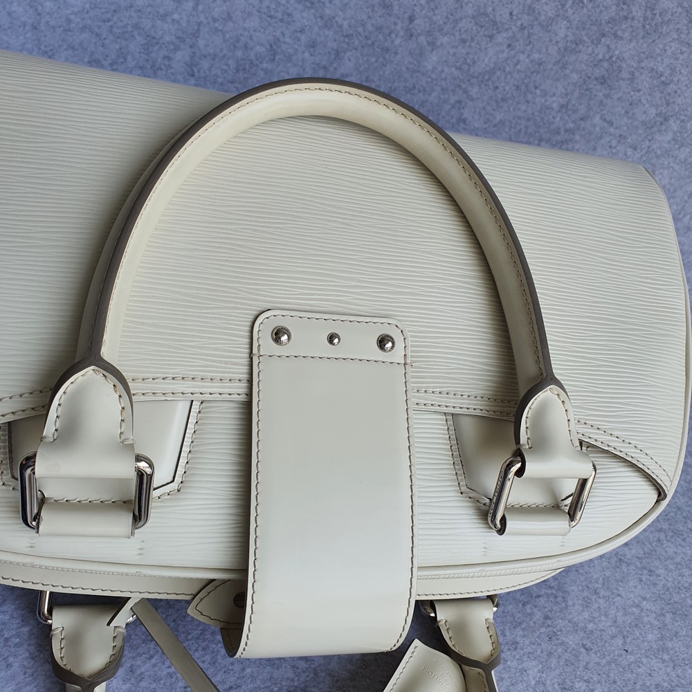 Louis Vuitton White Epi Bowling Montaigne GM Cream Leather ref.225606 -  Joli Closet