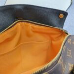 LV Manhattan NM Monogram Canvas with Leather and Gold Hardware #TRKU-1 - Image 38