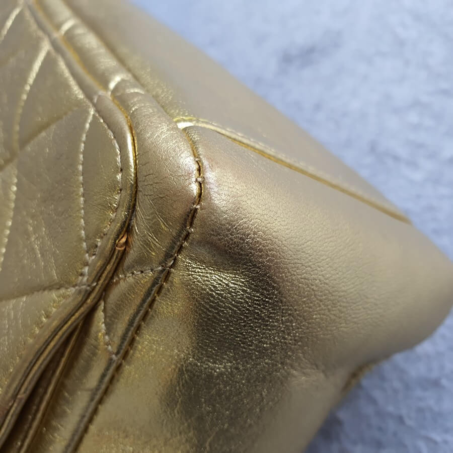 Chanel Vintage Bag Metallic Gold Lambskin with Gold Hardware #GLTRS-3 –  Luxuy Vintage