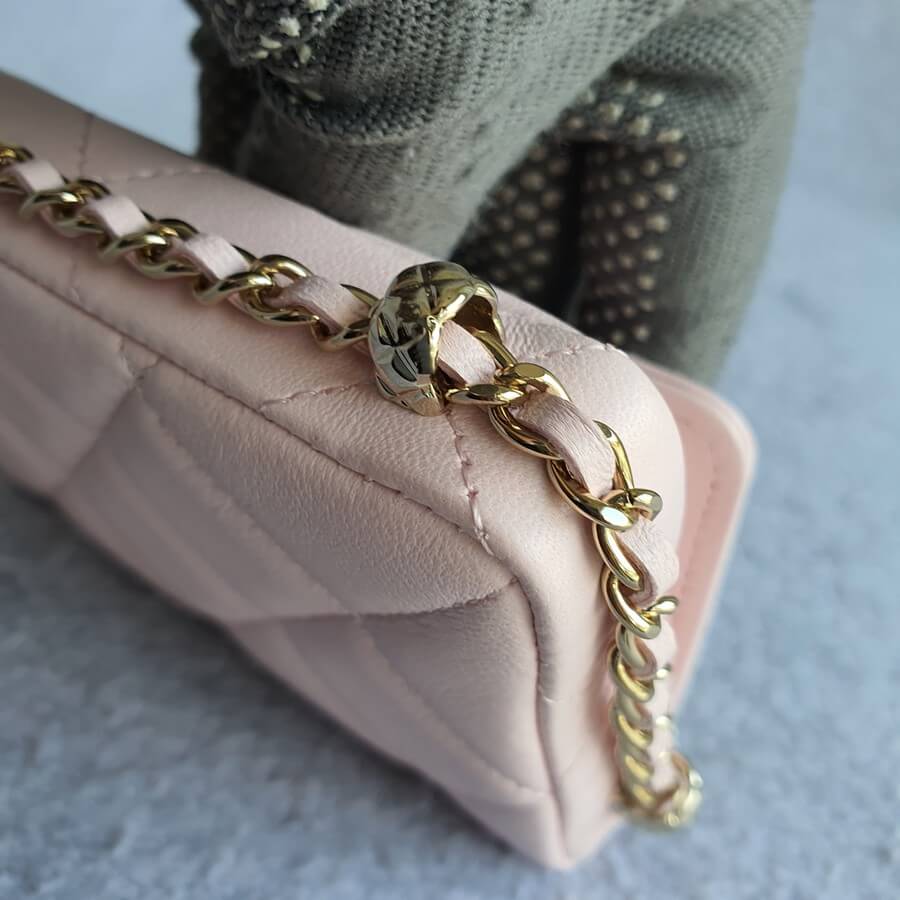 Chanel Micro Clutch On Chain Light Pink Lambskin with Gold Hardware #OLTO-2  – Luxuy Vintage