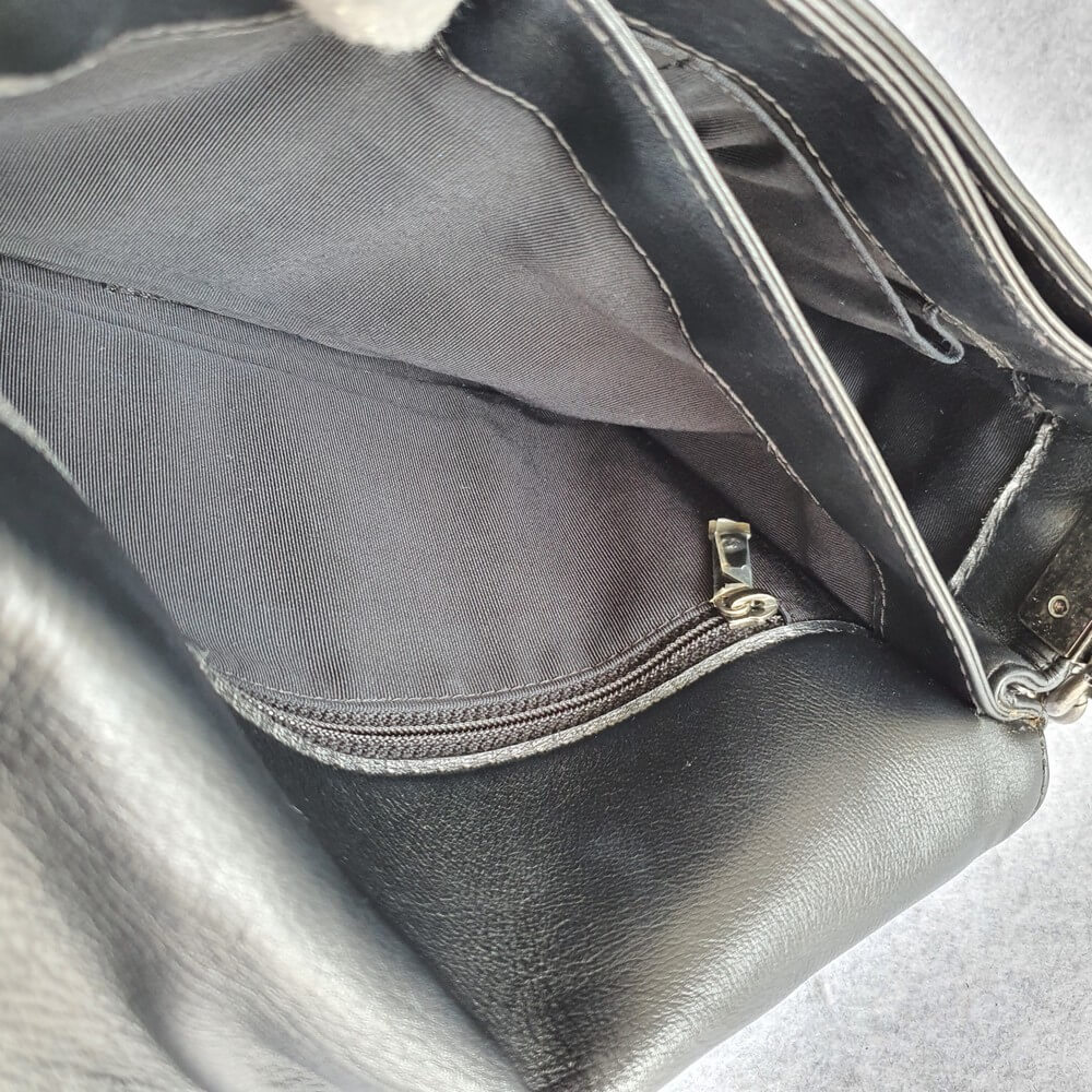 Large boy chanel handbag, Calfskin & ruthenium-finish metal, black