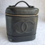 Chanel Vintage Vanity Case Black Grained Calfskin with Gold Hardware #OCUL-1 - Image 3