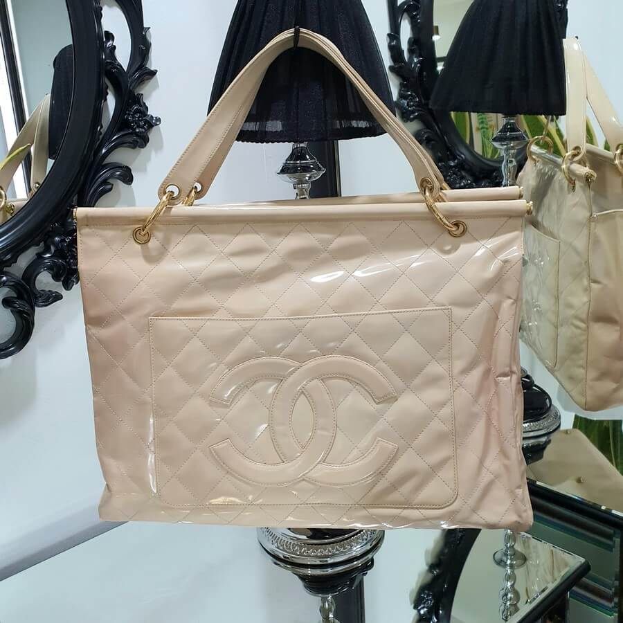 Chanel Vintage Large Tote Light Cream Patent Leather with Gold Hardware #OYEK-1