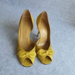 Valentino Garavani Pumps Size 38 Yellow Leather Shoes #OKCT-42 - Image 3