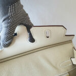 Hermes Birkin Sellier 25cm Trench/Craie Epsom Leather with Brushed Gold Plated Hardware Bag #OTSS-3 - Image 27