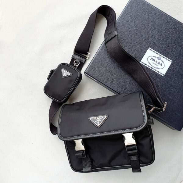 Prada Crossbody Bag Black Nylon with Saffiano Leather and Silver Hardware #OOUU-3