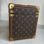 LV M21826 Boite Pharmacie Vanity Case Brown Monogram Coated Canvas with Leather and Brass Gold Hardware #RUCU-1 - Image 8