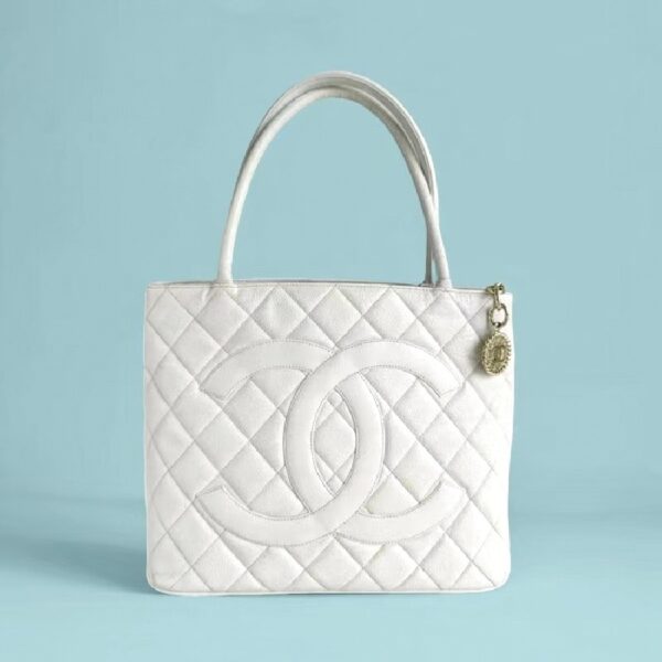Chanel Medallion Bag White Grained Calfskin with Gold Hardware #RCCK-1