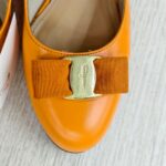 S.Ferragamo Size 7B Pump Orange Leather with Gold Hardware #RKYR-8 - Image 5