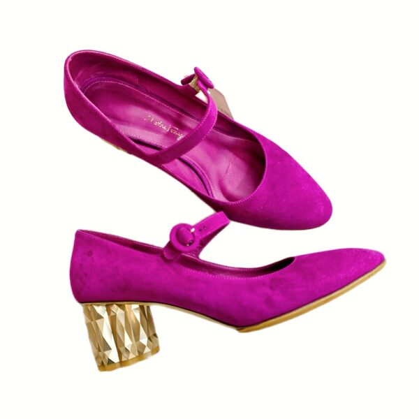 S.Ferragamo Size 7D Pump Pink Suede Leather with Gold Hardware #RKYR-11