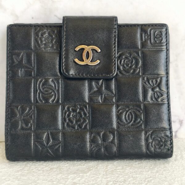 Chanel Compact Wallet Black Embossed Leather with Silver Hardware #RYEU-7