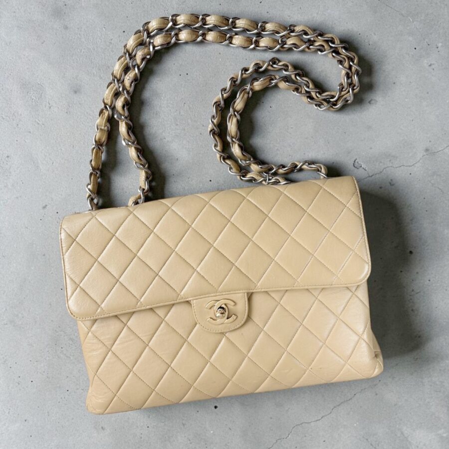 Chanel Vintage Jumbo Flap Bag Beige Lambskin with Gold Hardware #ROEE-1