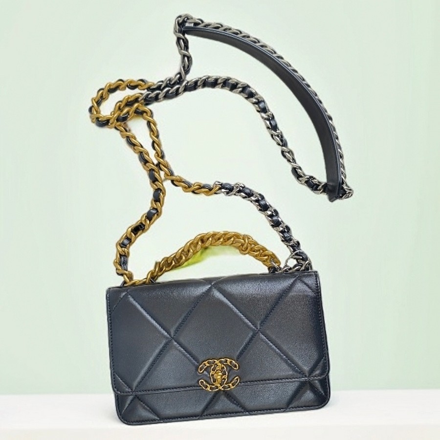 Chanel 19 WOC Wallet On Chain Black Lambskin with Gold/Ruthenium Hardware #GUUKS-1