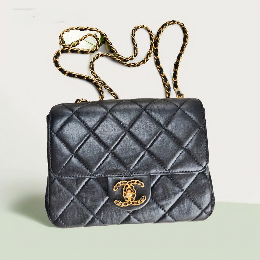 Chanel Small flap Bag Black Lambskin with Gold Hardware #GUUKU-3