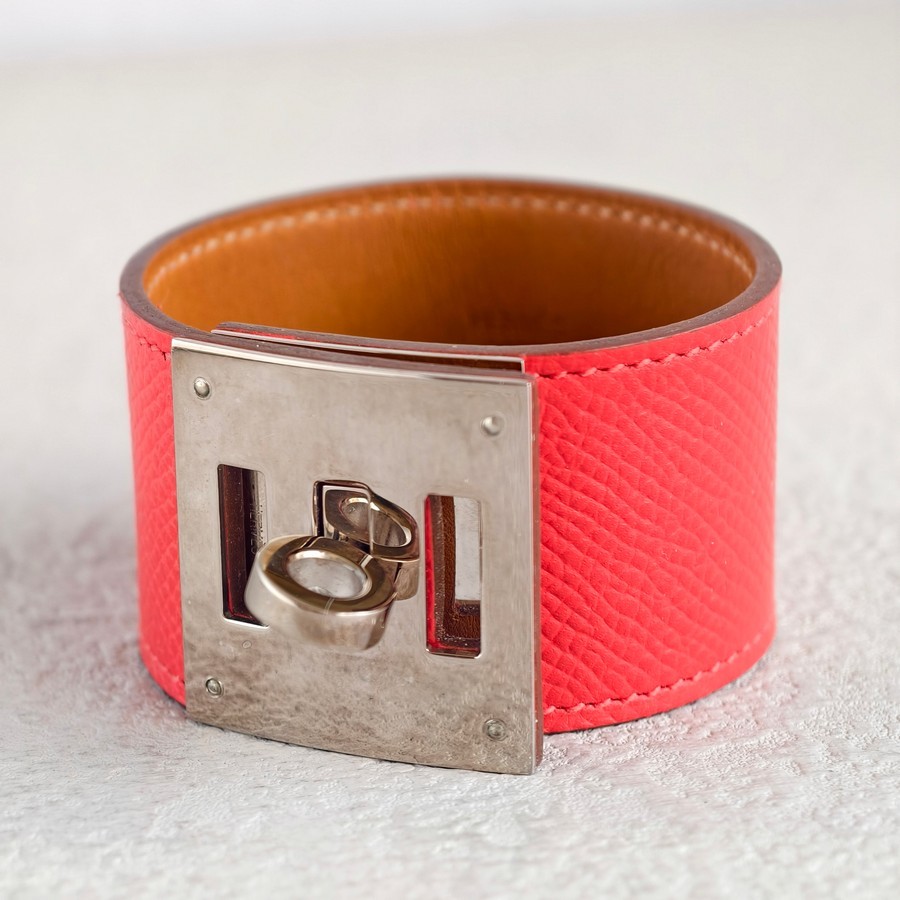 Hermes Kelly Dog Bracelet Pink Epsom Leather With Palladium Plated Hardware #GUUCS-6