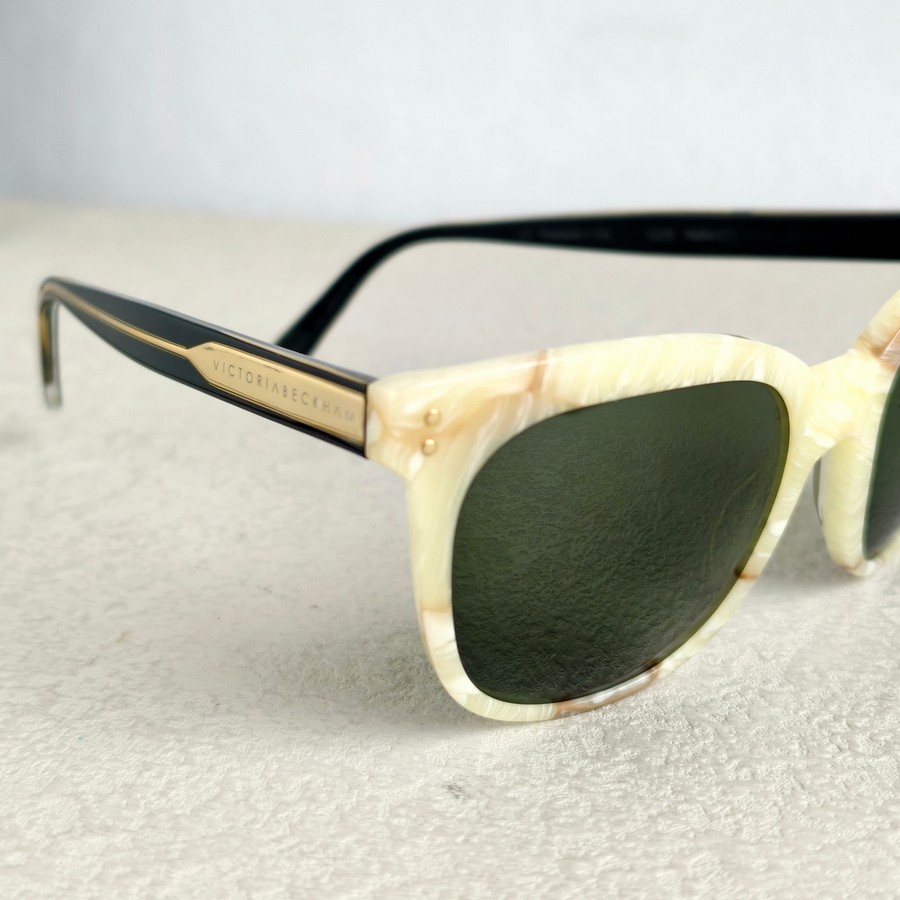 Victoria Beckham Sunglasses #GUUUR-2