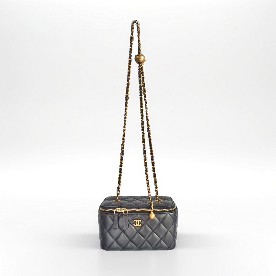 Chanel Vanity Case Pearl Crush Black Lambskin with Gold Hardware #GUUYR-3
