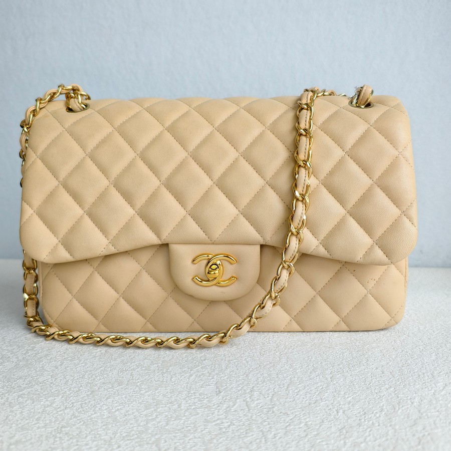 Chanel Jumbo Double Flap Beige Lambskin with Gold Hardware #GUURL-2